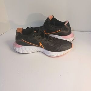 Nike woman's shoes running size 7